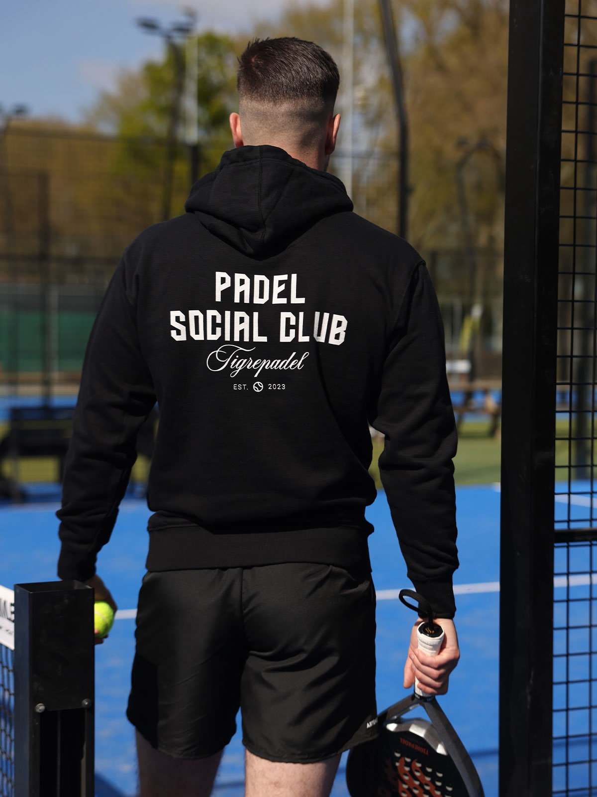 Social club hoodie zwart