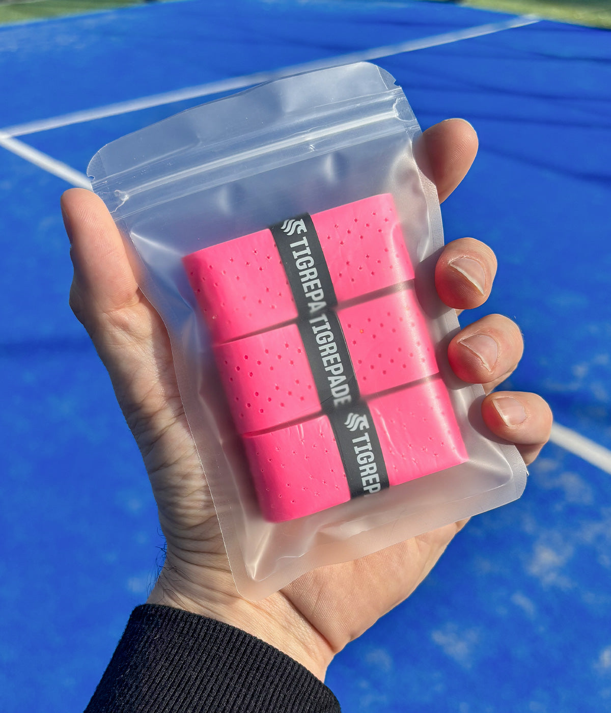 Roze padel overgrip 3-pack van TigrePadel met extra comfort en grip op de padelbaan